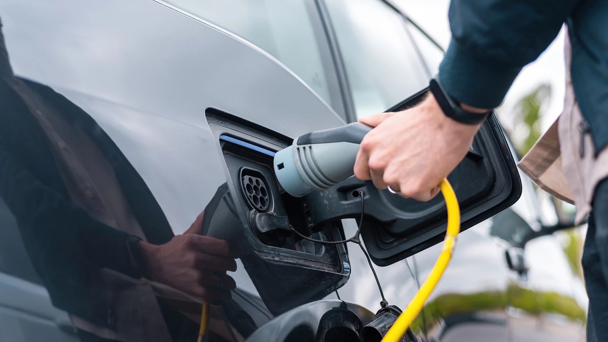 Maintain and MOT your Electric and Hybrid vehicles with us